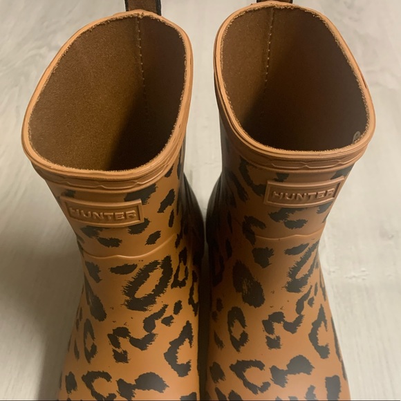 Limited Edition Hunter Rain Boots. EUC - Picture 3 of 4